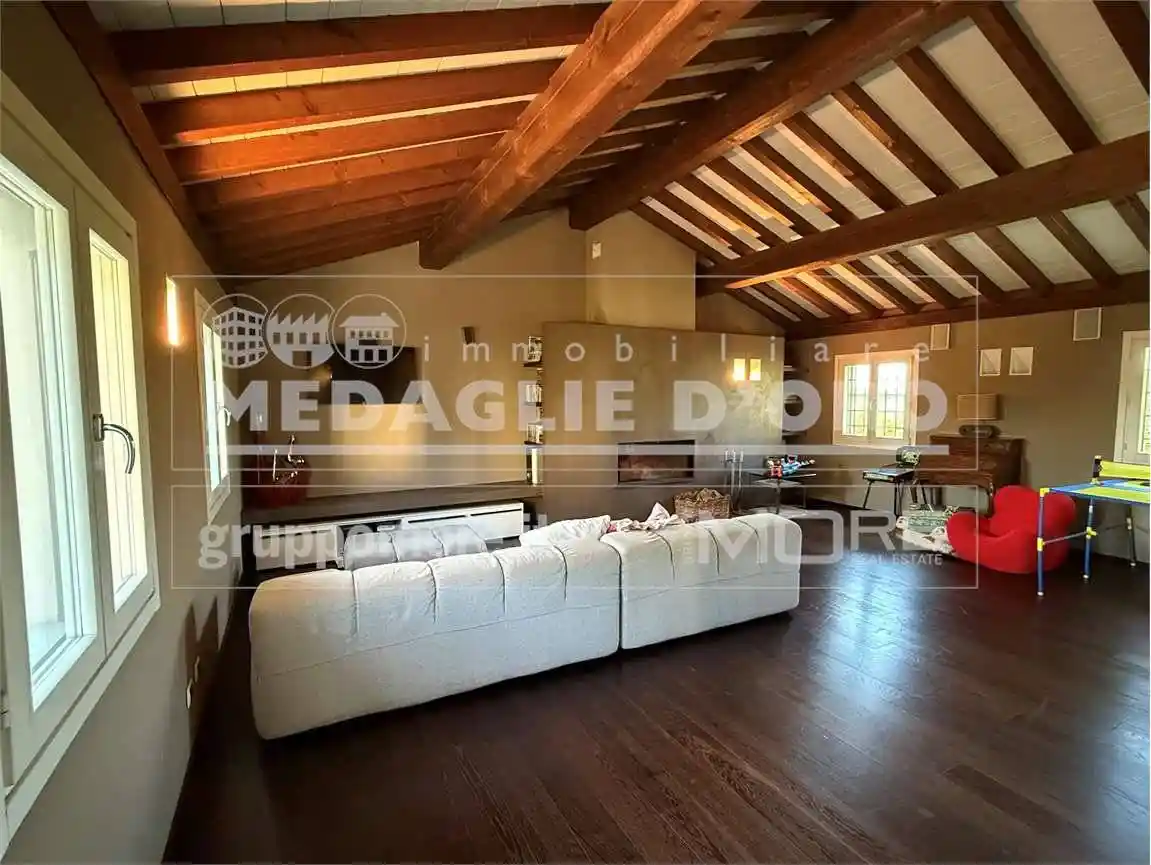 Villa in vendita a Modena