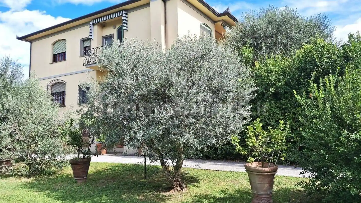 Villa in vendita a San Giuliano Terme