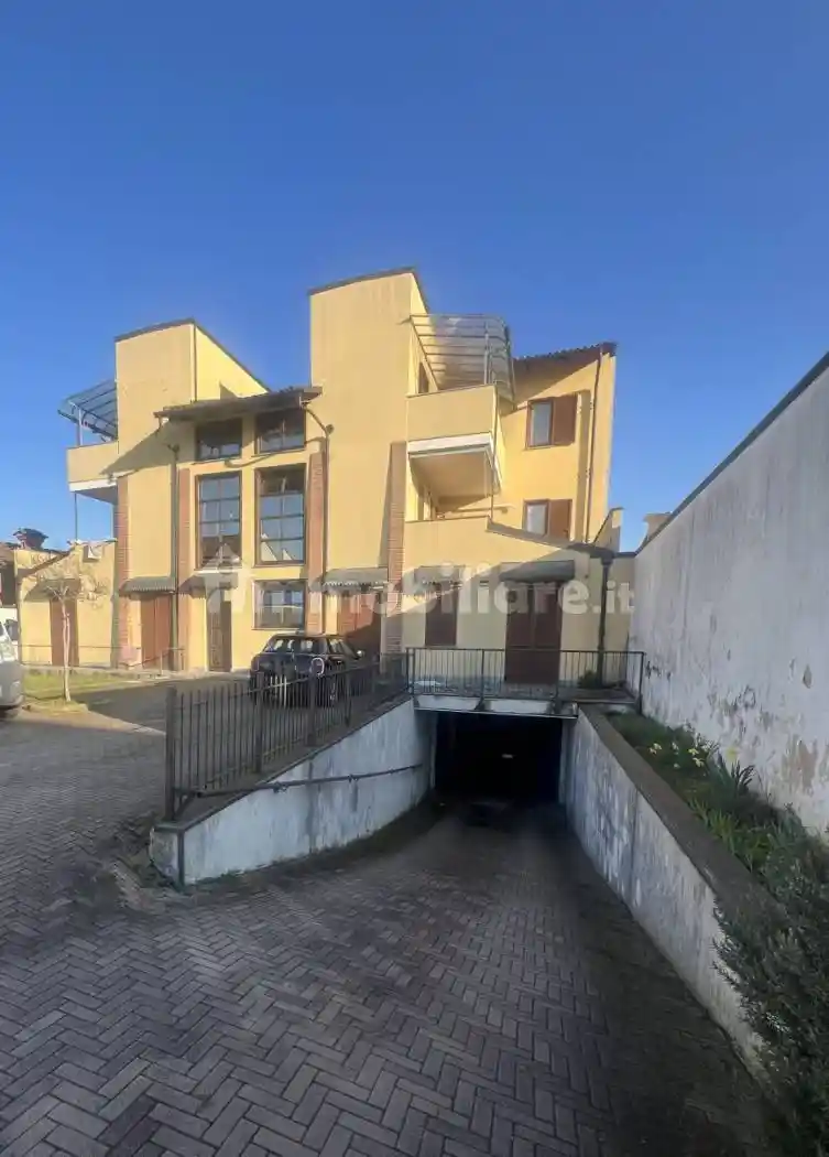 Palazzo - Edificio in vendita a Cherasco