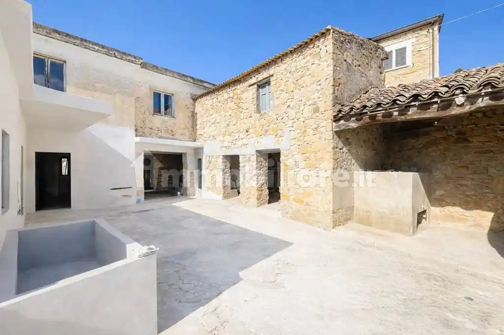 Casa indipendente in vendita a Collinas