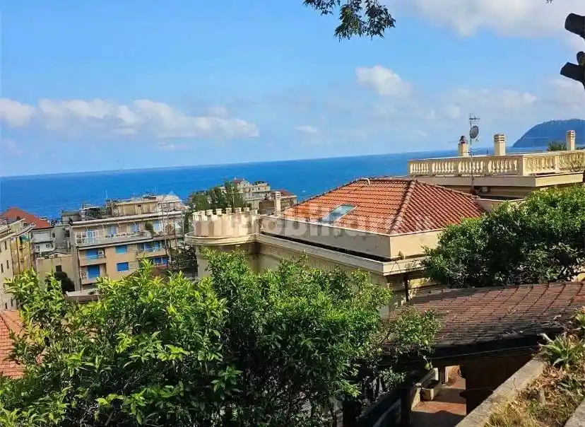 Villa in vendita a Alassio