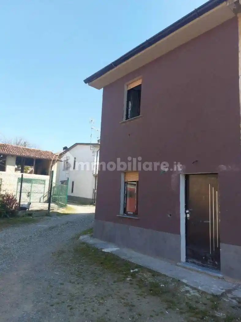 Casa indipendente in vendita a Inverno e Monteleone