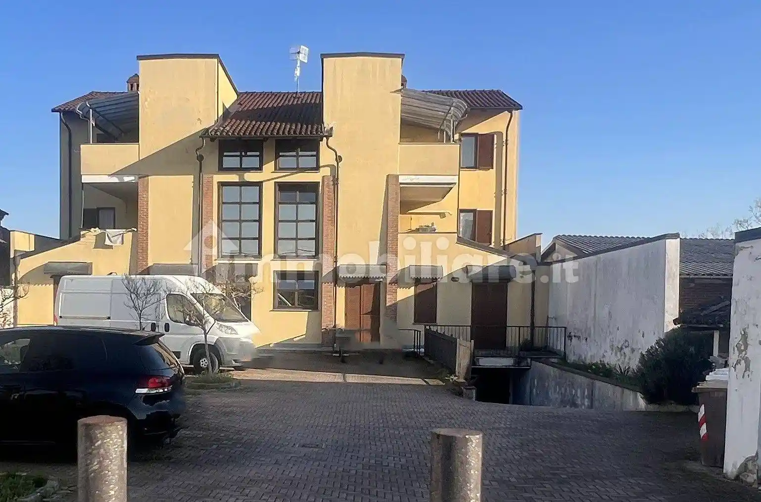 Palazzo - Edificio in vendita a Bra