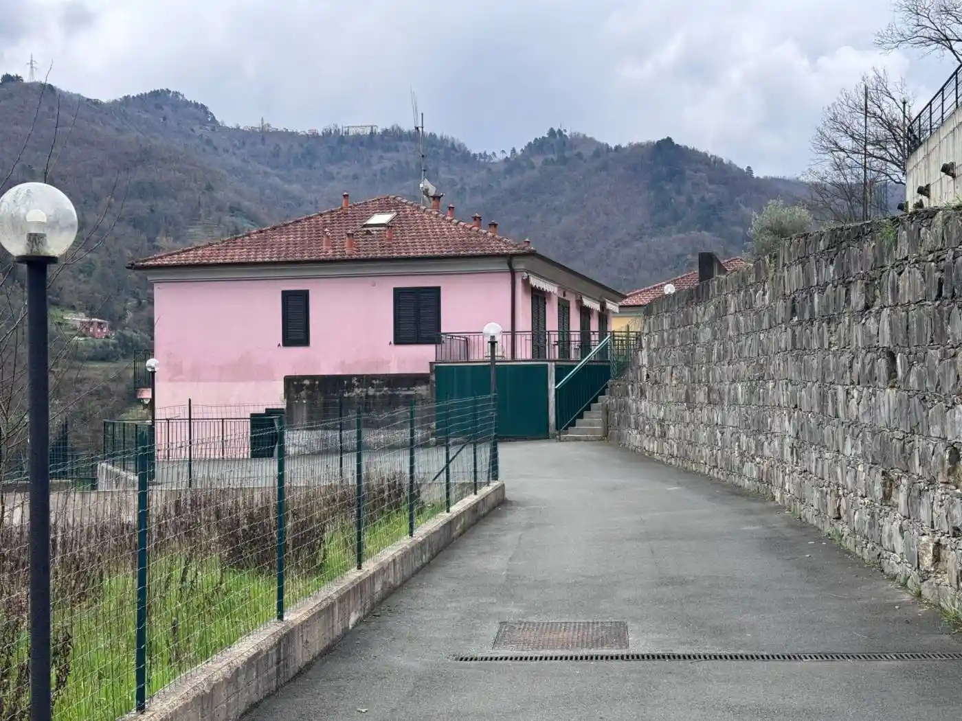 Appartamento in vendita a Borzonasca