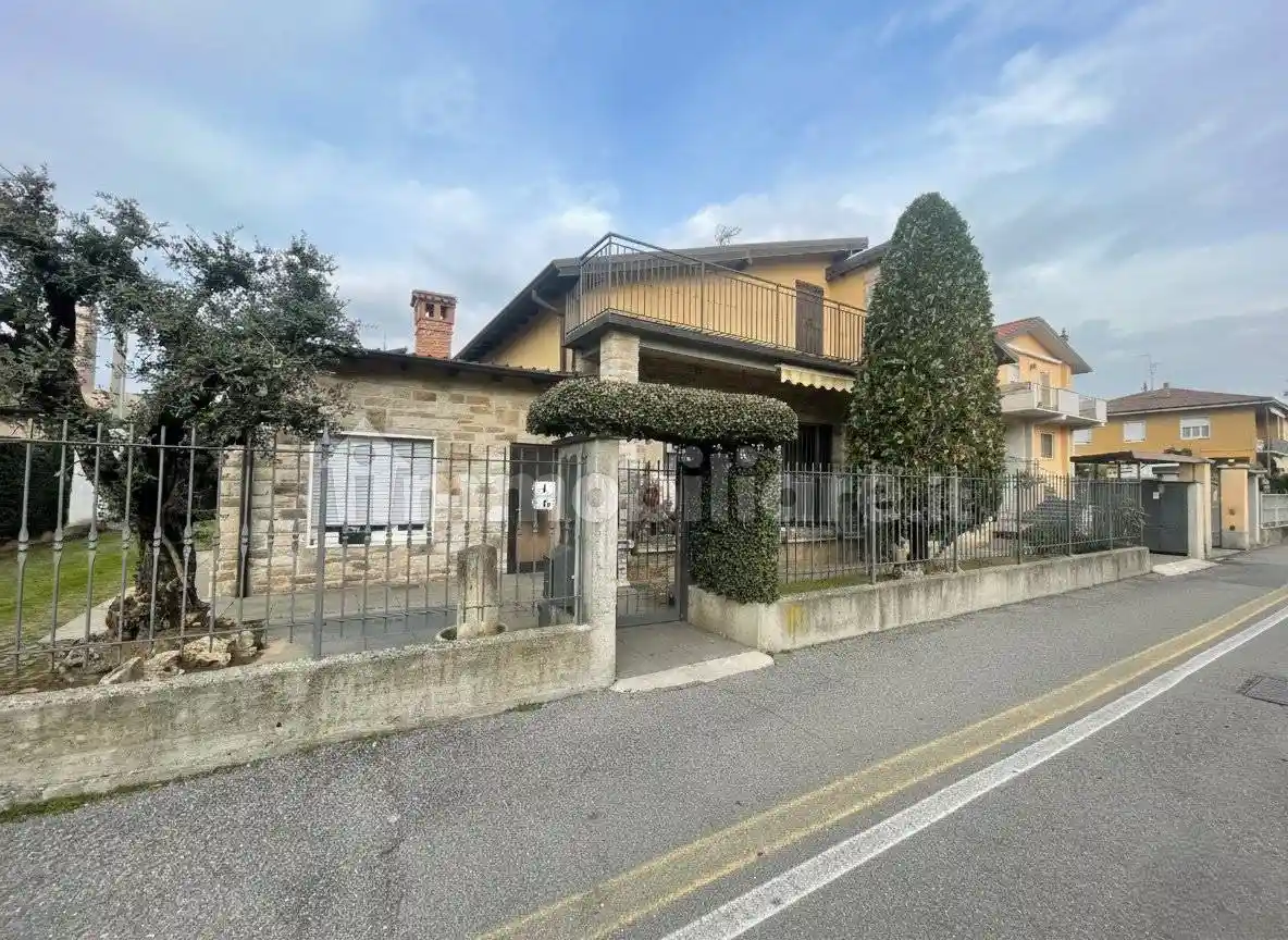 Villa in vendita a Stezzano