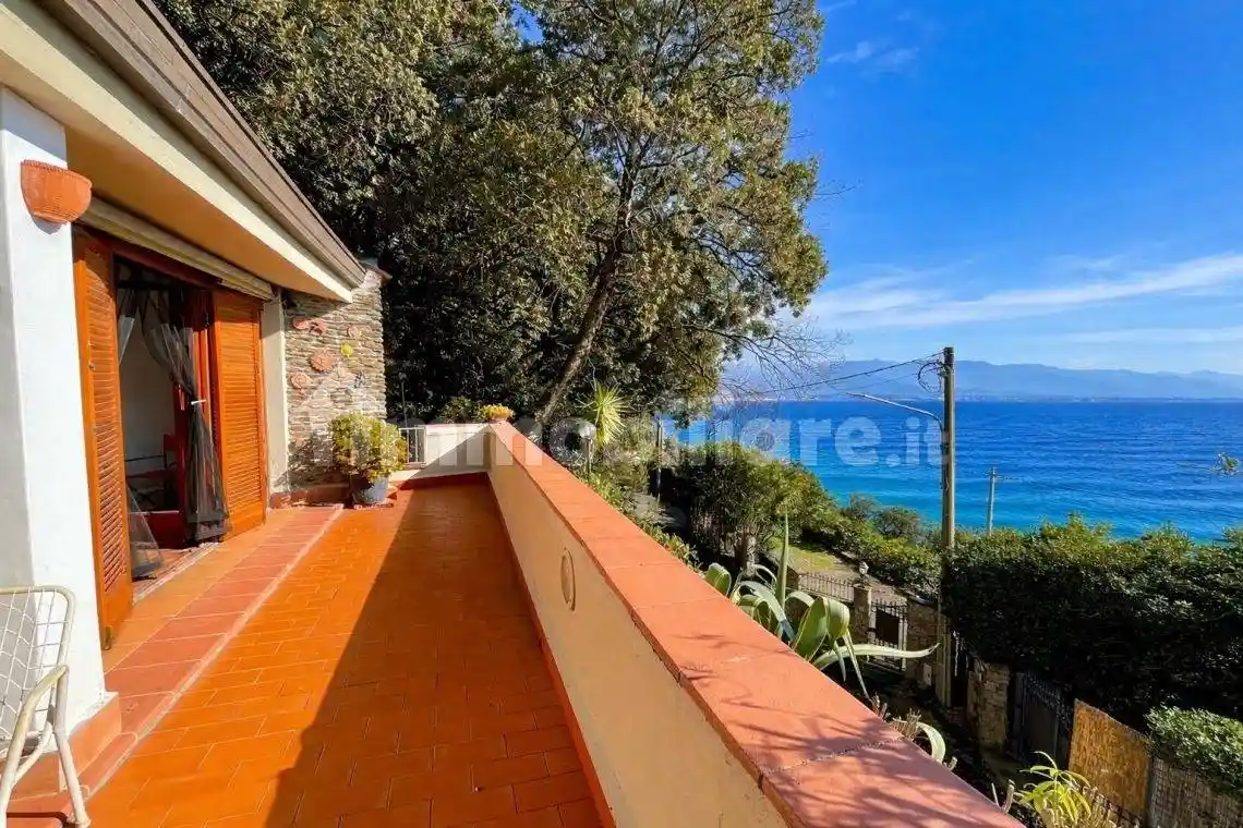 Appartamento in vendita a Ameglia