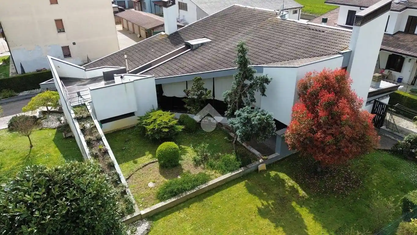 Villa in vendita a Roncoferraro