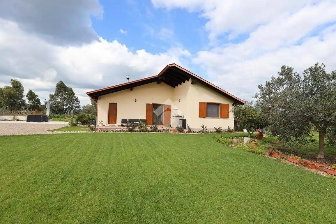 Villa in vendita a Solarussa