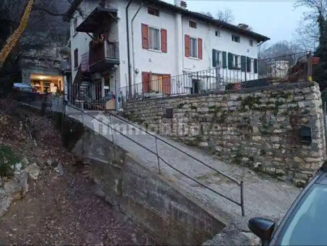 Casa indipendente in vendita a Bovezzo