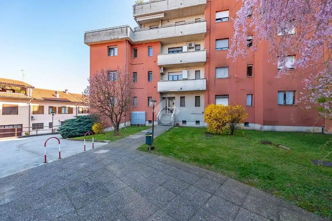 Appartamento in vendita a Lainate
