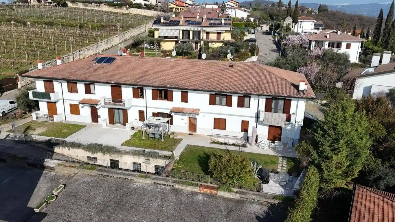 Appartamento in vendita a Lavagno