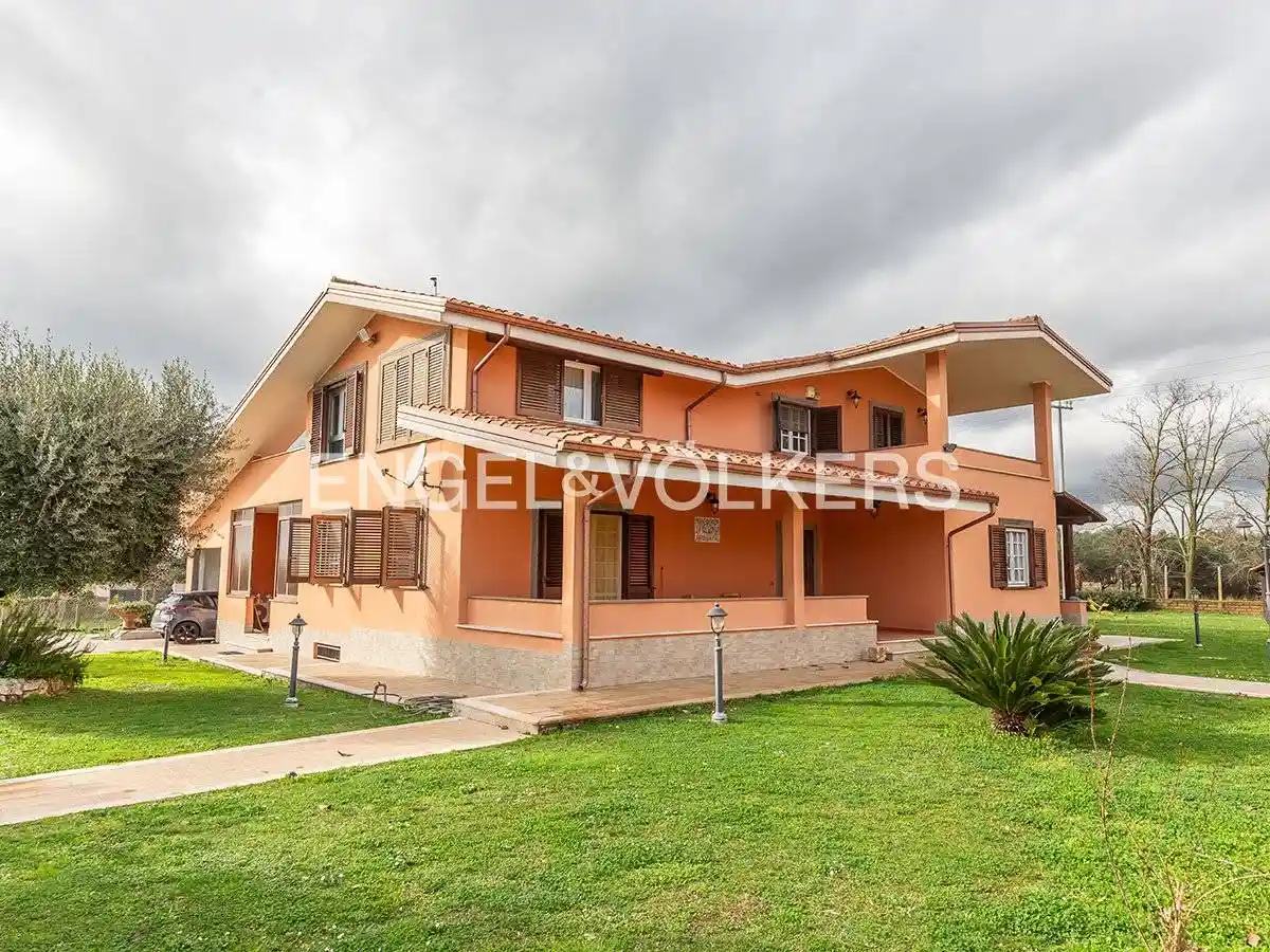 Villa in vendita a Ardea