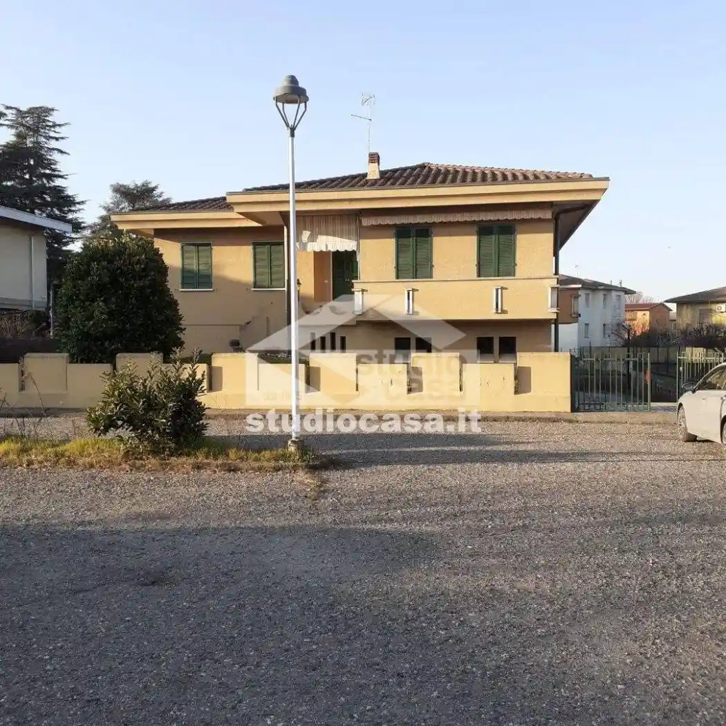 Villa in vendita a Soresina