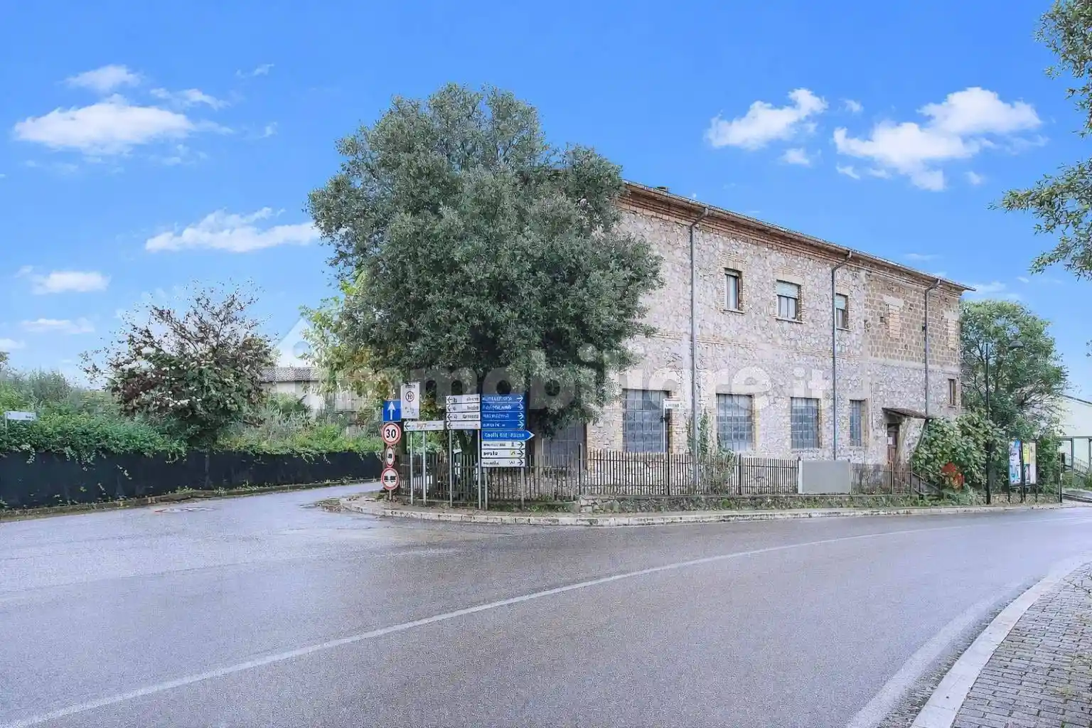 Casa indipendente in vendita a Avigliano Umbro