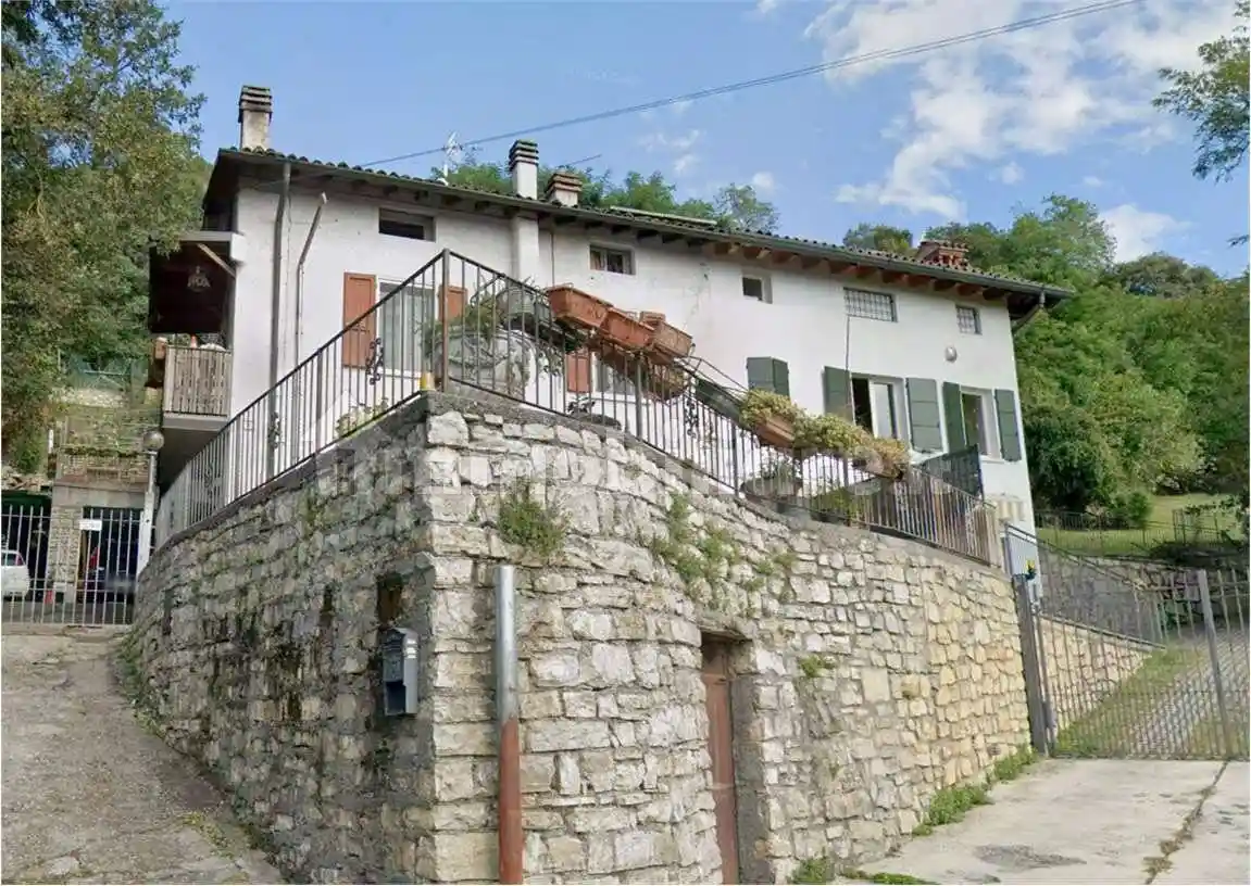 Casa indipendente in vendita a Bovezzo
