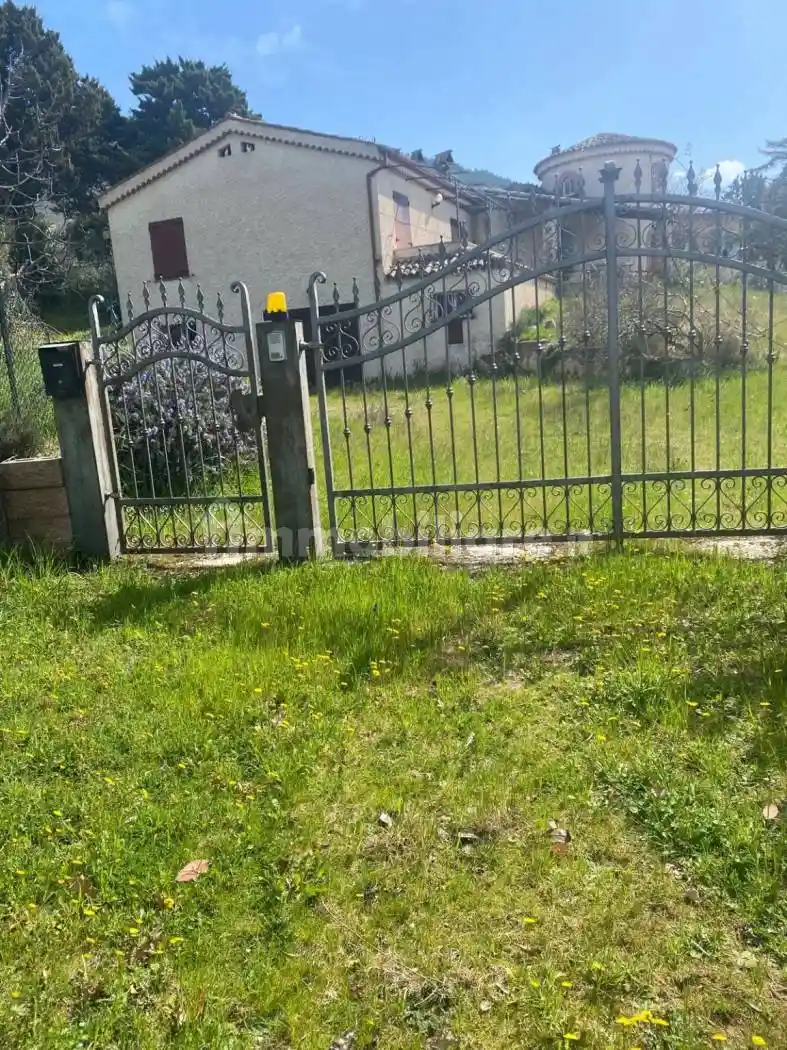 Villa in vendita a Trevi