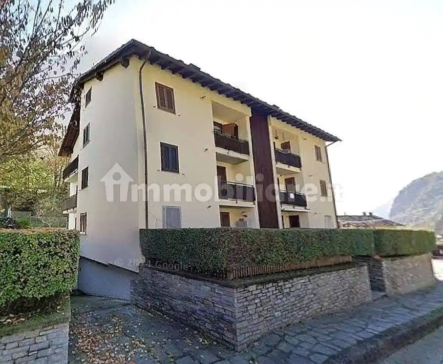 Appartamento in vendita a Lillianes