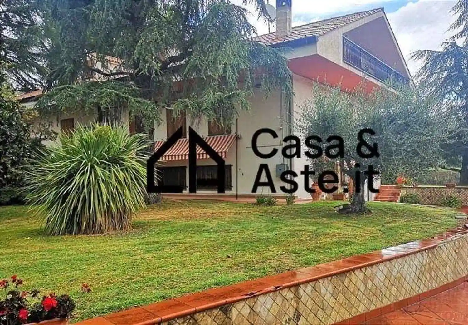 Villa in vendita a Santa Vittoria in Matenano