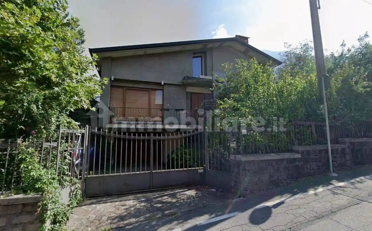 Villa in vendita a Breno