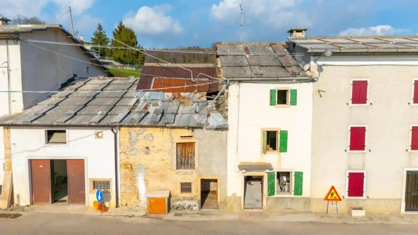 Rustico - Casale in vendita a Erbezzo