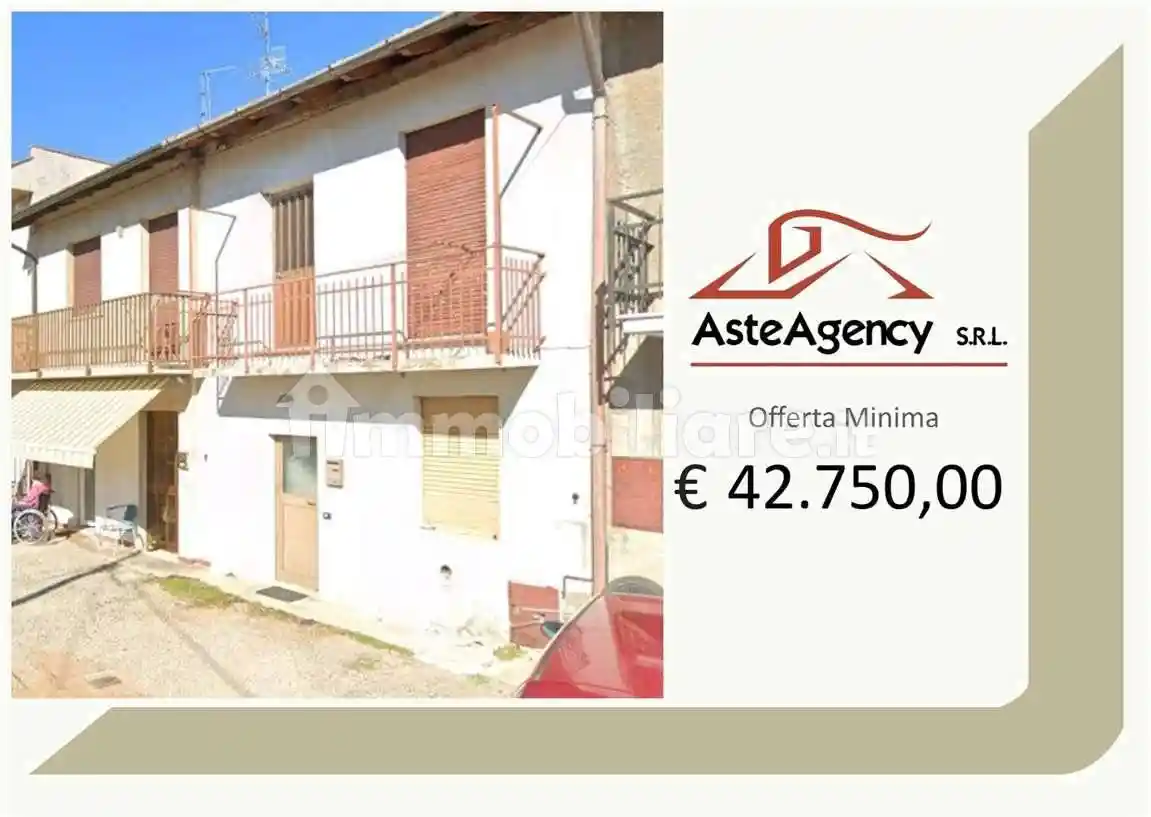 Casa indipendente in vendita a Jerago con Orago