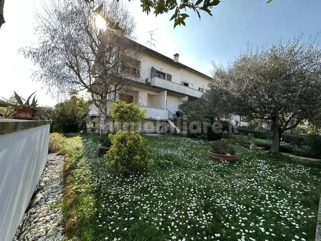 Villa in vendita a Imola