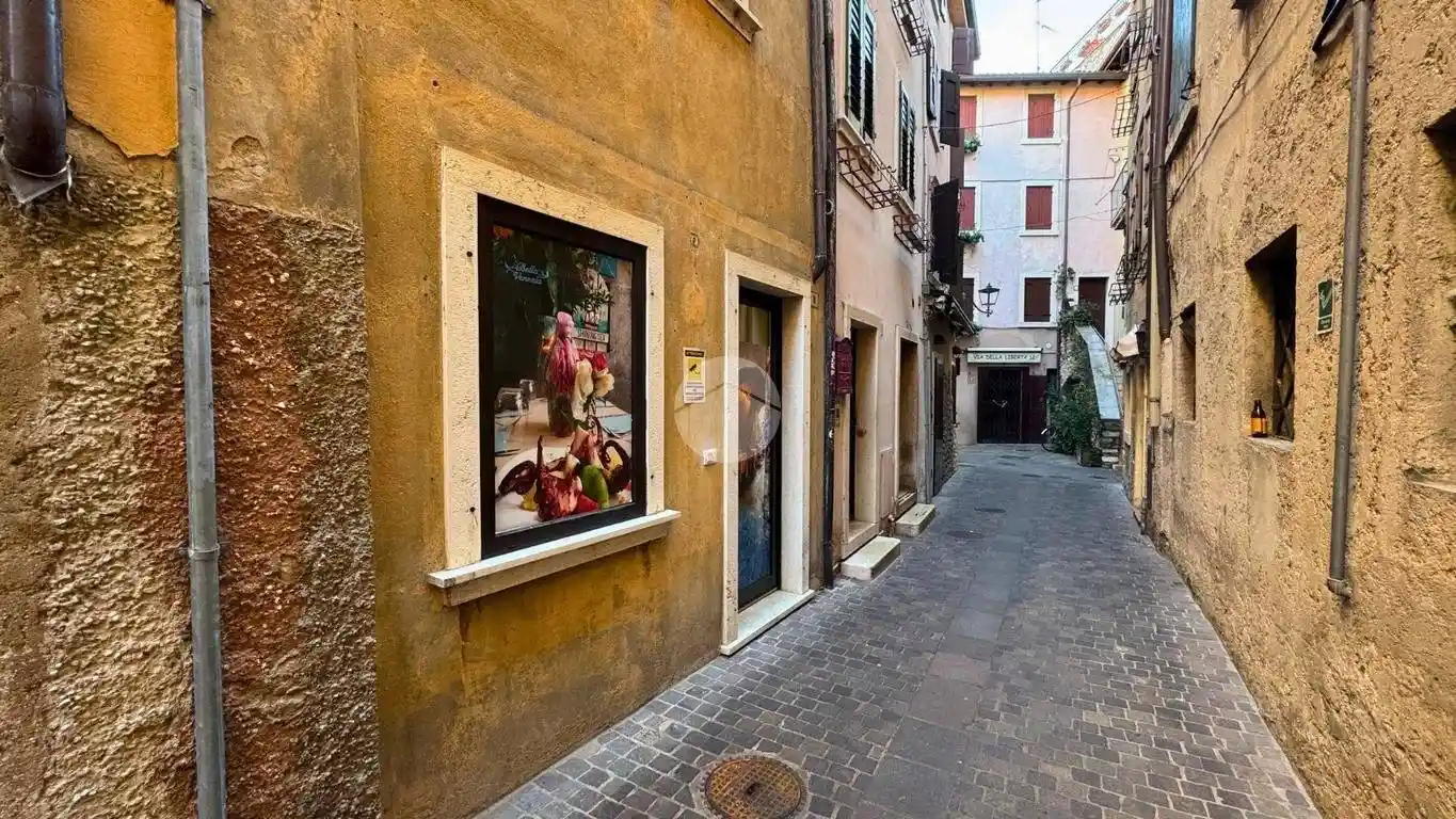 Rustico - Casale in vendita a Garda