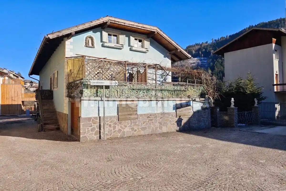 Appartamento in vendita a Castello-Molina di Fiemme