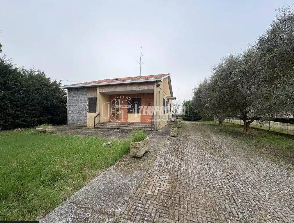 Casa indipendente in vendita a Mirandola