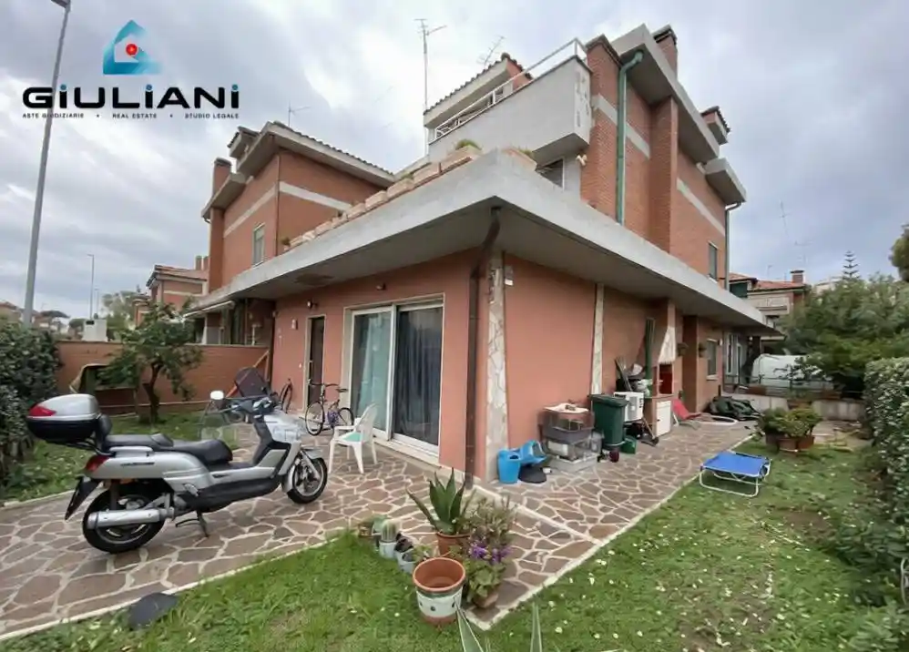 Villa in vendita a Latina