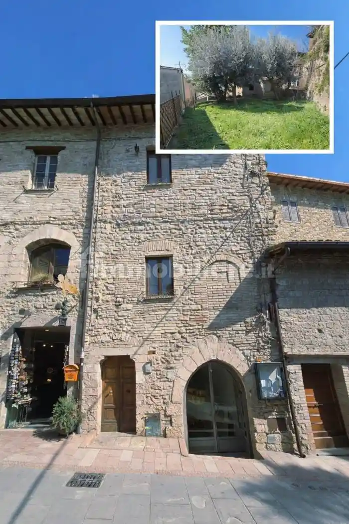 Casa indipendente in vendita a Assisi