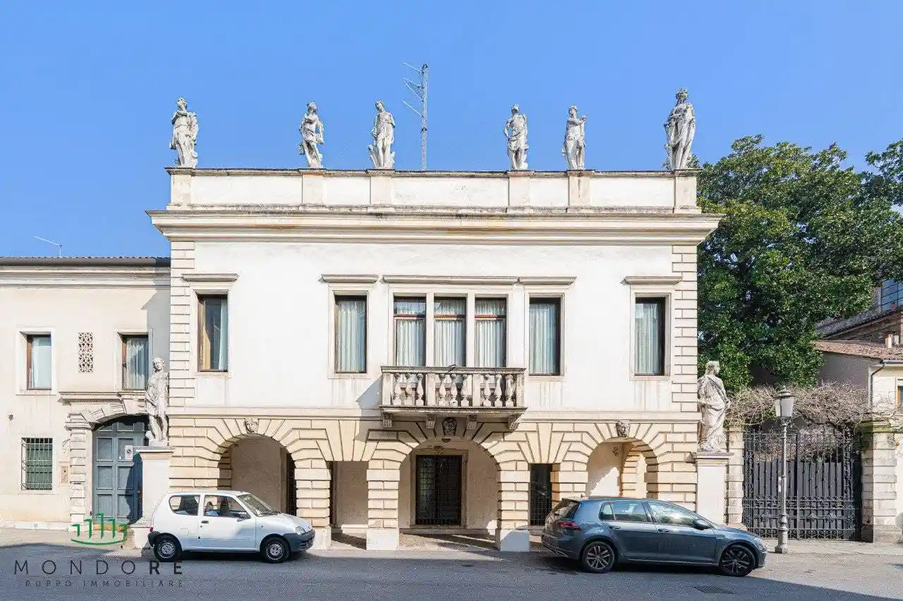 Palazzo - Edificio in affitto a Padova