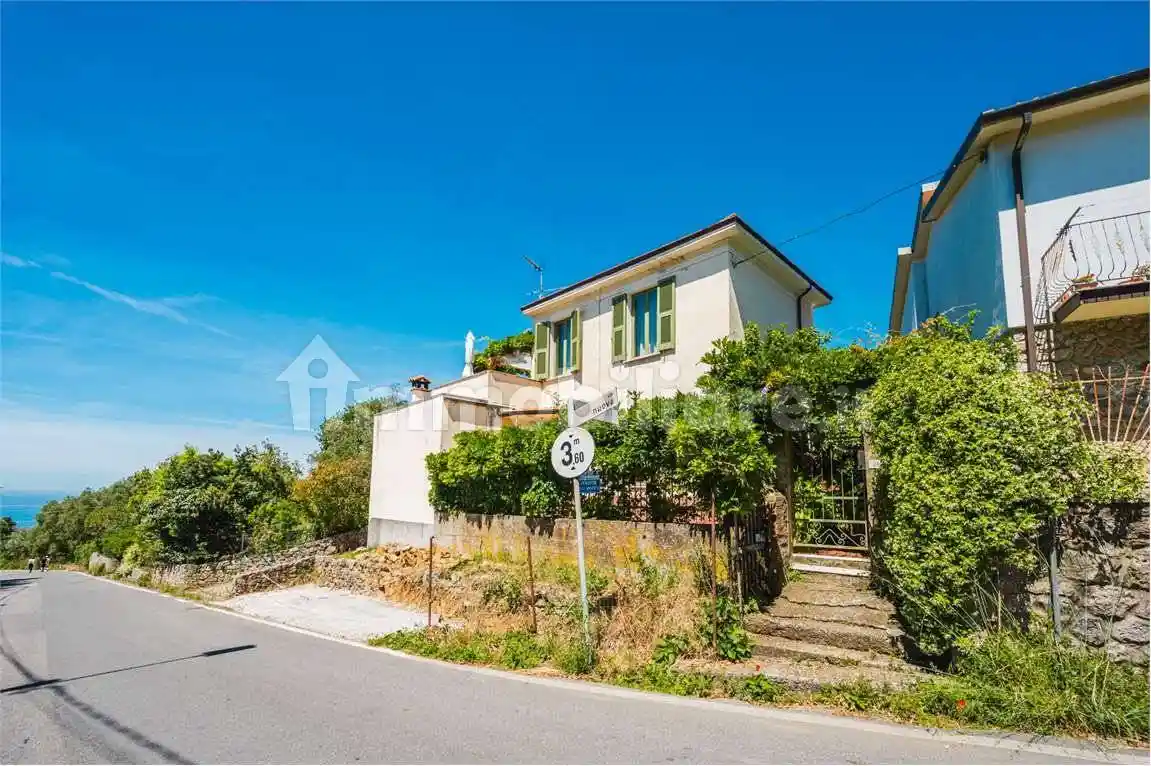 Villa in vendita a Ameglia