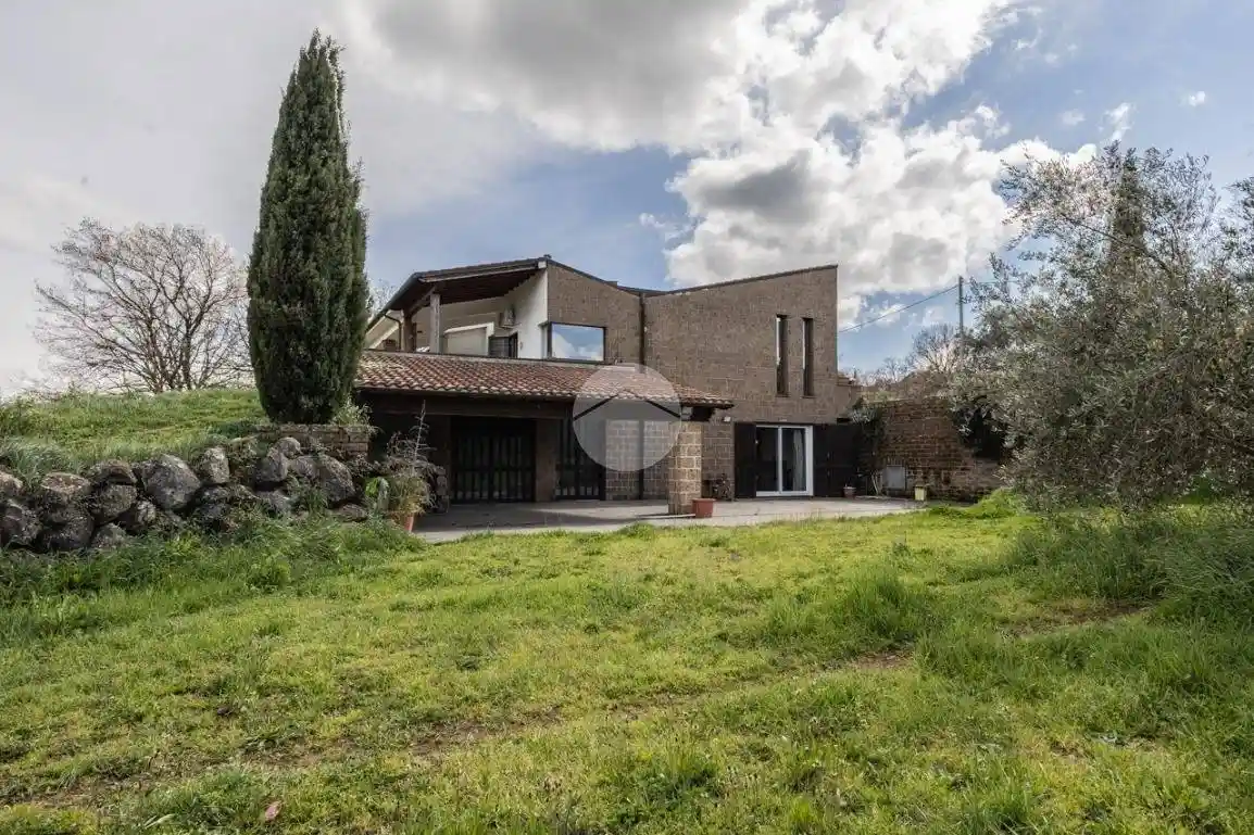 Villa in vendita a Monterosi