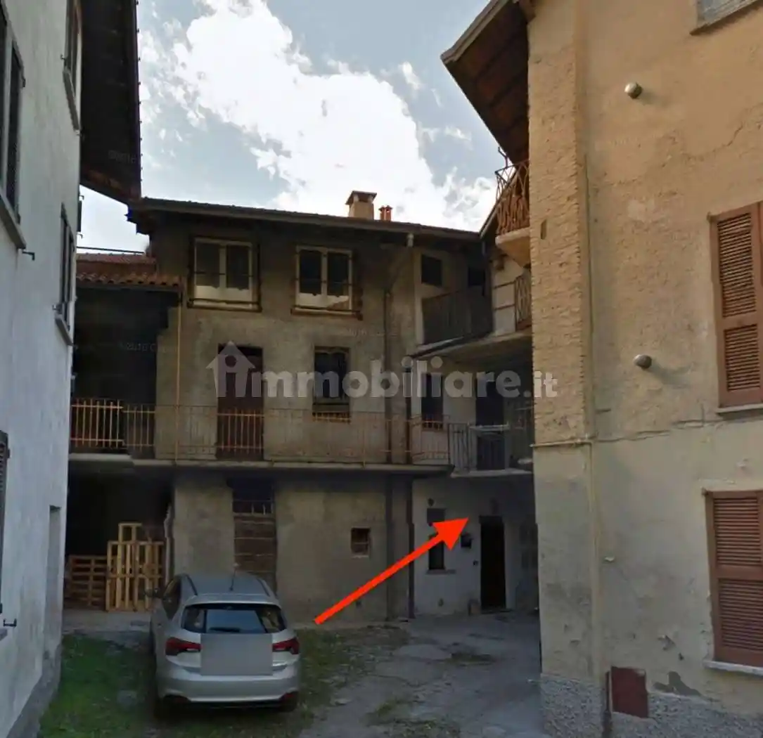 Casa indipendente in vendita a Gazzada Schianno