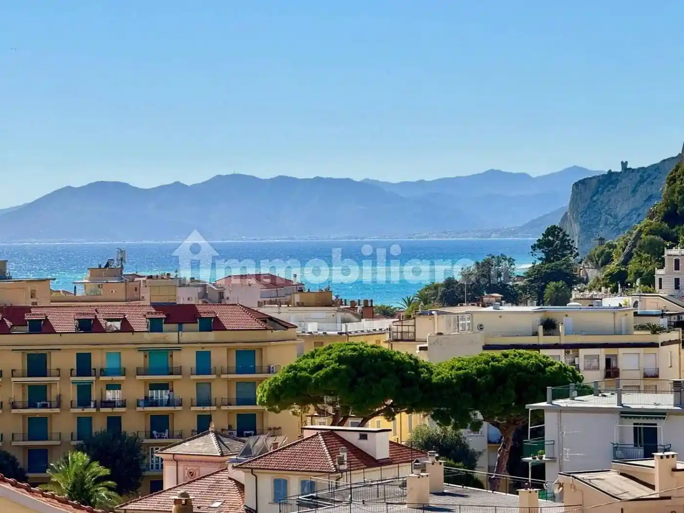 Appartamento in vendita a Finale Ligure