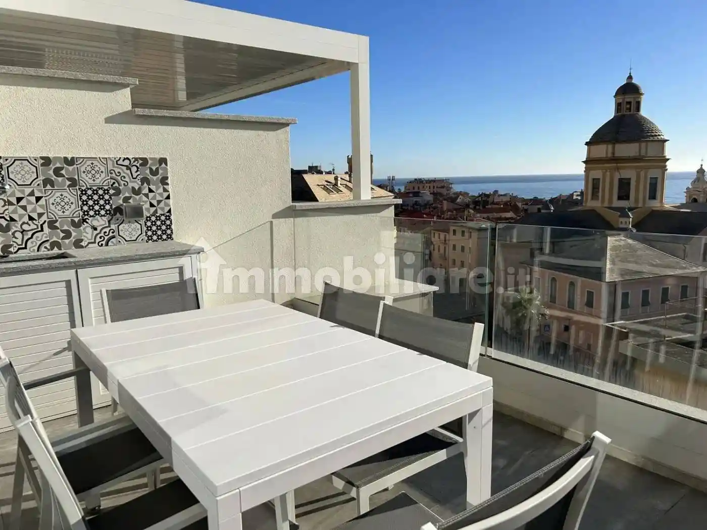 Appartamento in affitto a Finale Ligure