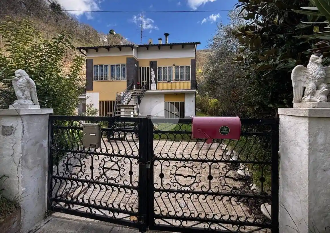 Villa in vendita a Fossombrone