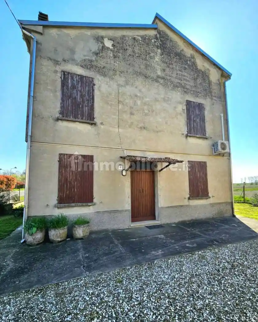 Villa in vendita a Gualtieri