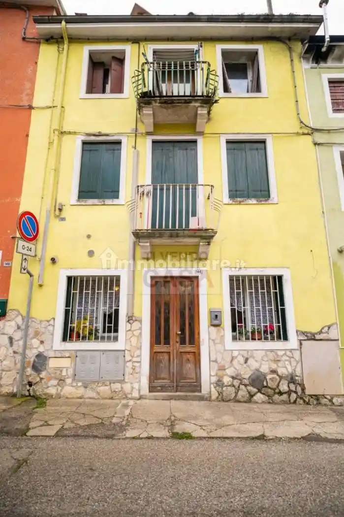 Appartamento in vendita a Castelgomberto