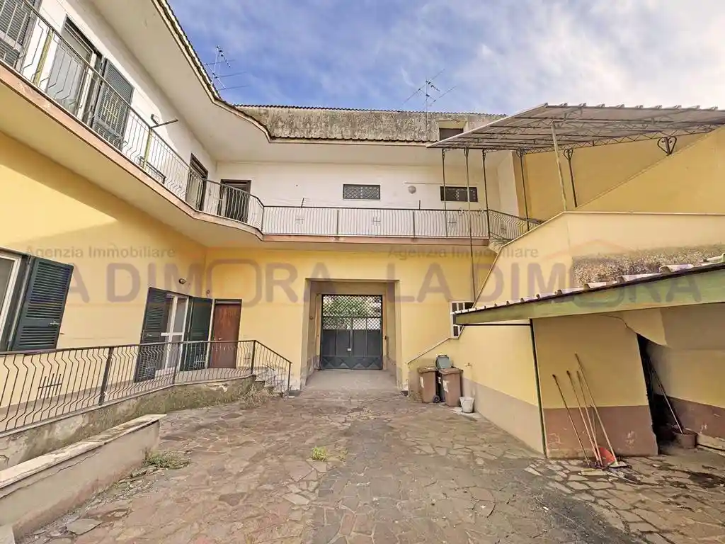 Palazzo - Edificio in vendita a Aversa