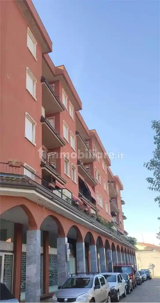 Appartamento in vendita a Gorla Minore