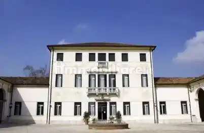 Palazzo - Stabile in vendita a Mogliano Veneto