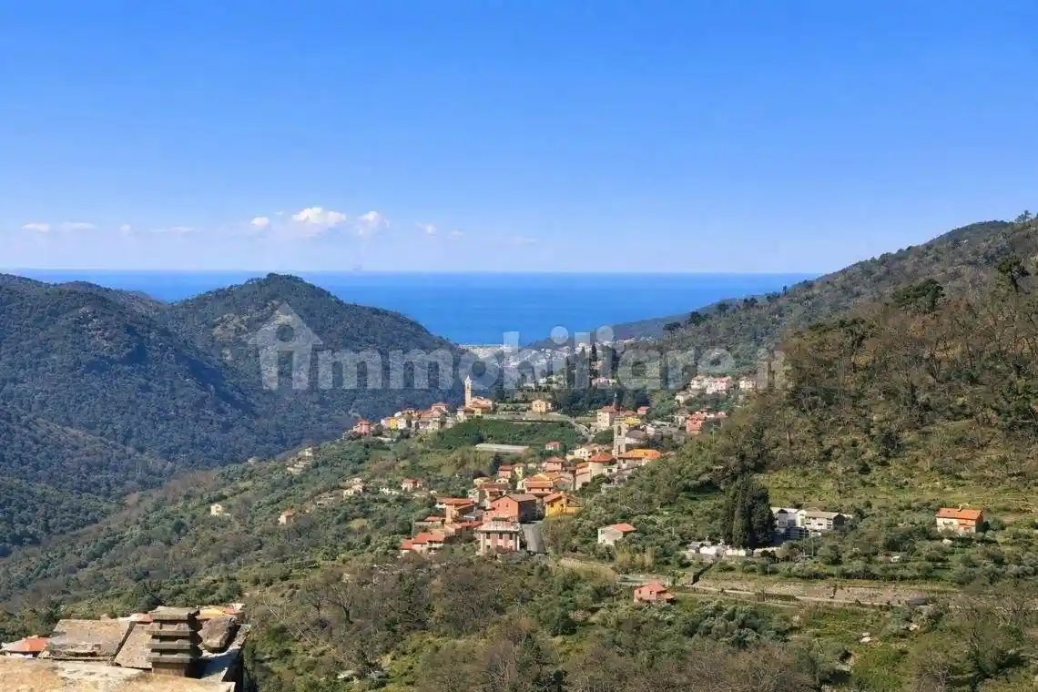 Casa indipendente in vendita a Castiglione Chiavarese