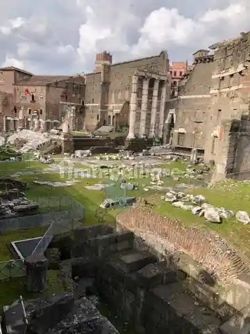 Palazzo - Edificio in vendita a Roma