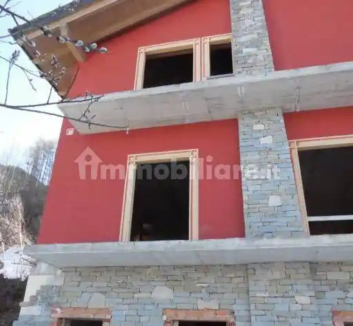 Palazzo - Stabile in vendita a Teglio