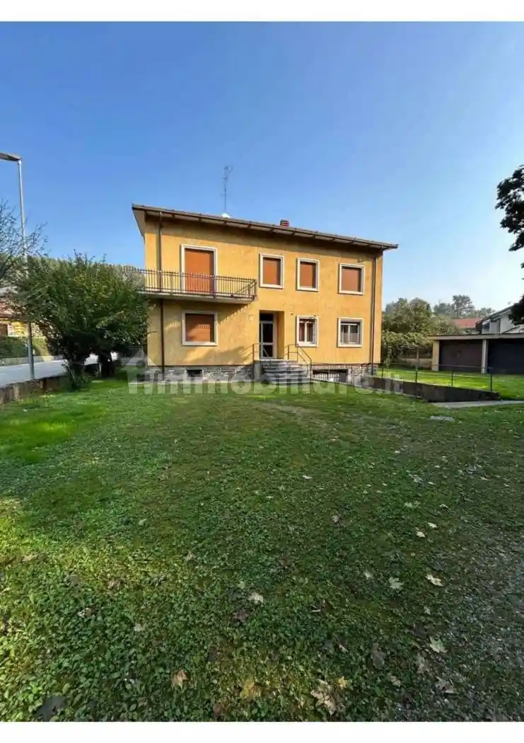 Palazzo - Edificio in vendita a Lesmo