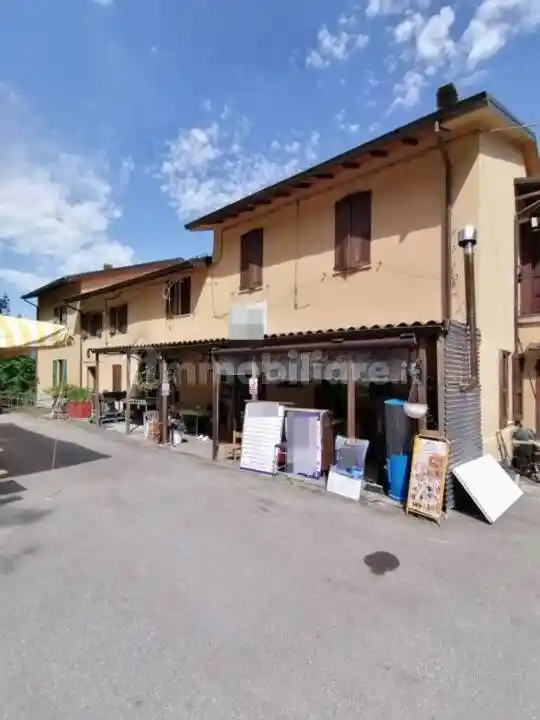 Palazzo - Stabile in vendita a Monchio delle Corti