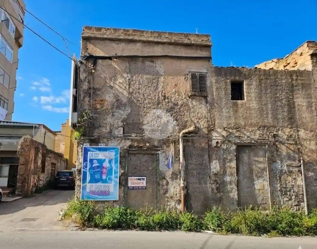 Palazzo - Edificio in vendita a Palermo