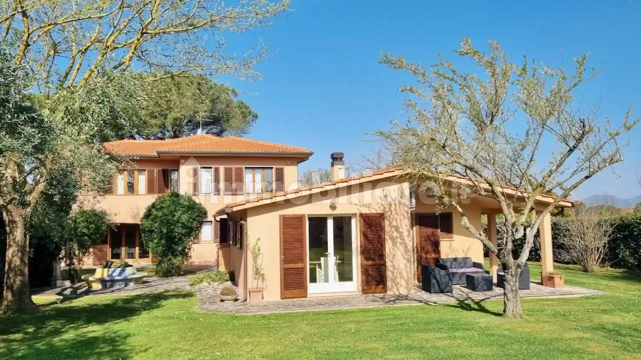 Villa in vendita a Crespina e Lorenzana